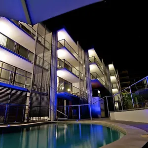 https://merrima-court-holidays.queenslandhotels.net